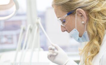 Po co dentysta zakłada fleczer?